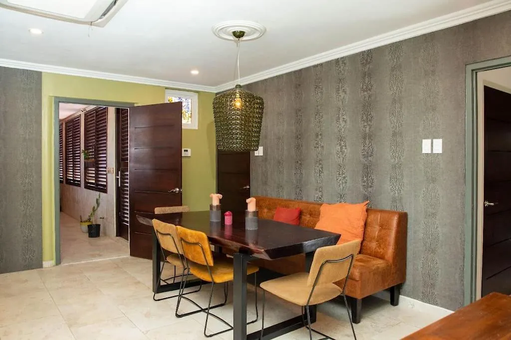 Executive Apartment - Oranjestad